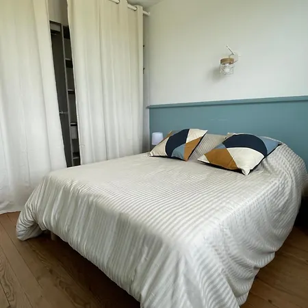 Holiday home Maison A 500m Du Port De Barfleur *